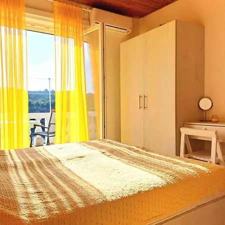 Mirko A1 アパート